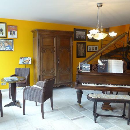 Le Piano Hotel Biesles Екстериор снимка