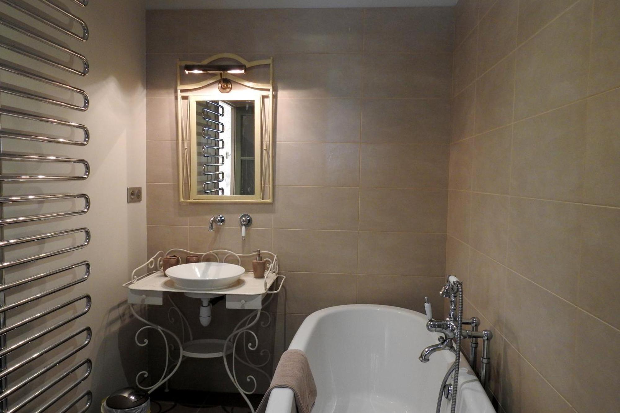 Le Piano Hotel Biesles Екстериор снимка