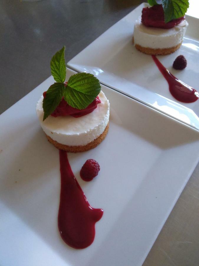 Le Piano Hotel Biesles Екстериор снимка