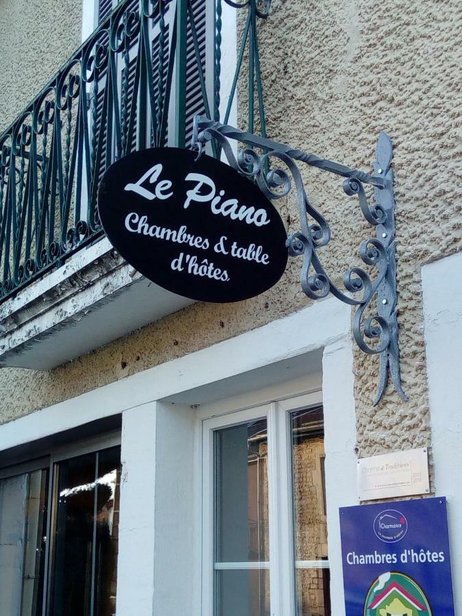 Le Piano Hotel Biesles Екстериор снимка