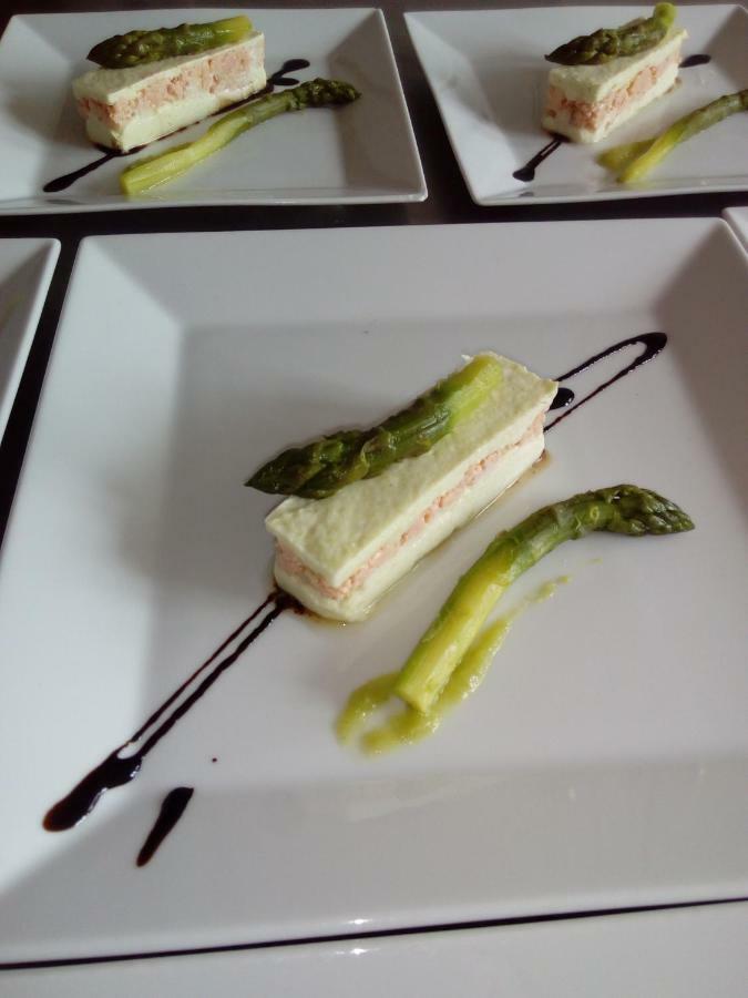 Le Piano Hotel Biesles Екстериор снимка