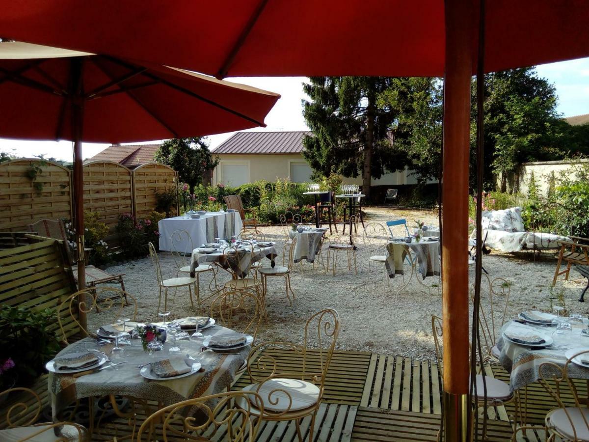 Le Piano Hotel Biesles Екстериор снимка