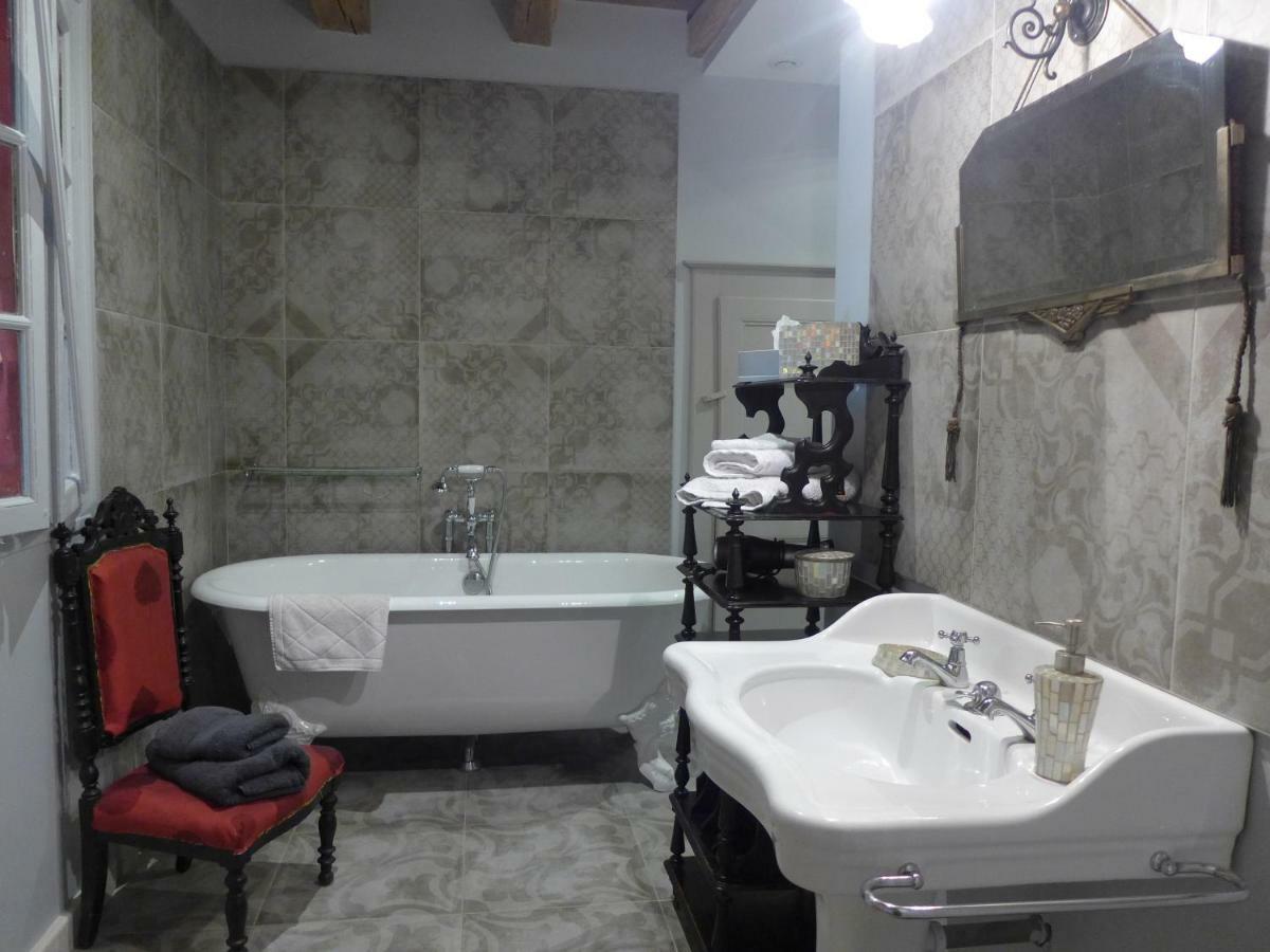 Le Piano Hotel Biesles Екстериор снимка